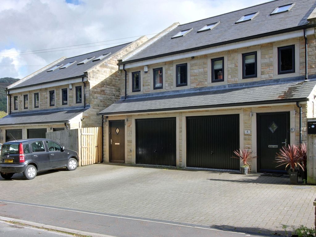 5 bed semidetached house for sale in Oakville Road, Charlestown