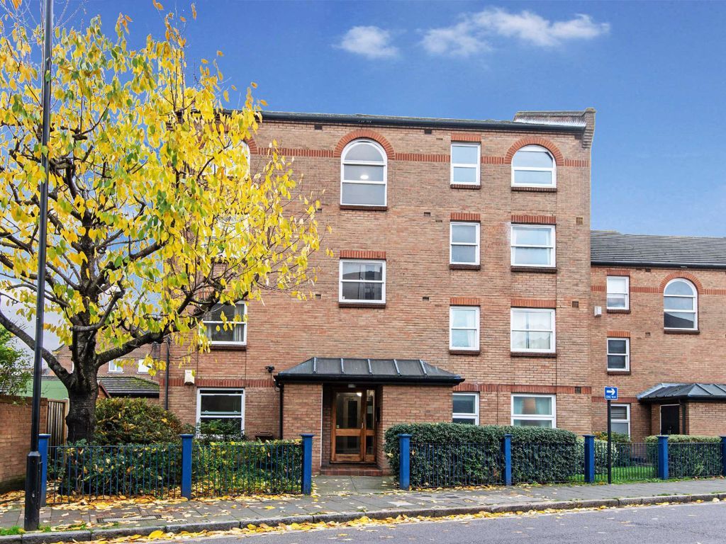 2 bed flat to rent in Victoria Park Road, London E9 Zoopla