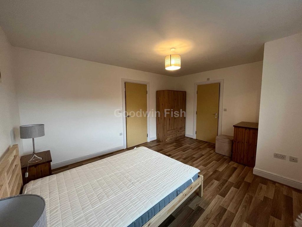 2 bed flat to rent in Greenwood Road, Wythenshawe M22, £1,200 pcm Zoopla