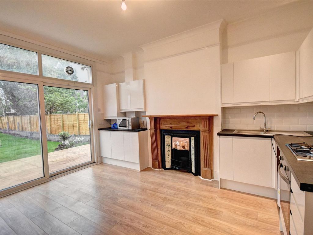 2 bed flat to rent in Leander Road, Thornton Heath CR7 Zoopla