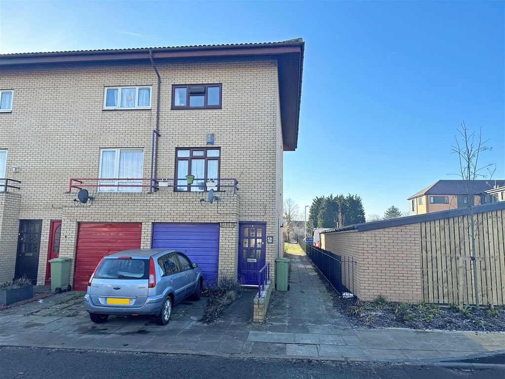 3 bed end terrace house for sale in Coltsfoot Place, Conniburrow