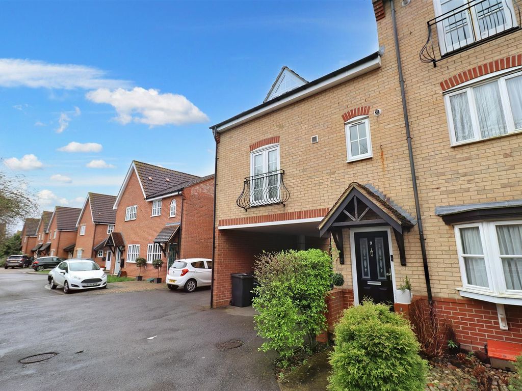 2 bed terraced house for sale in Shires Close, Great Notley, Braintree