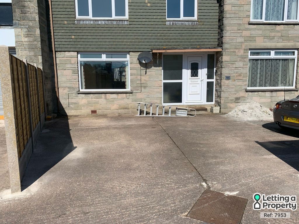 4 bed detached house to rent in Station Road, Bovey Tracey, Newton