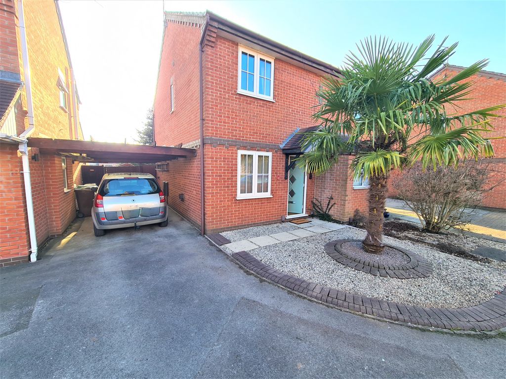 2 bed town house to rent in Cropton Crescent, Nottingham NG8 Zoopla