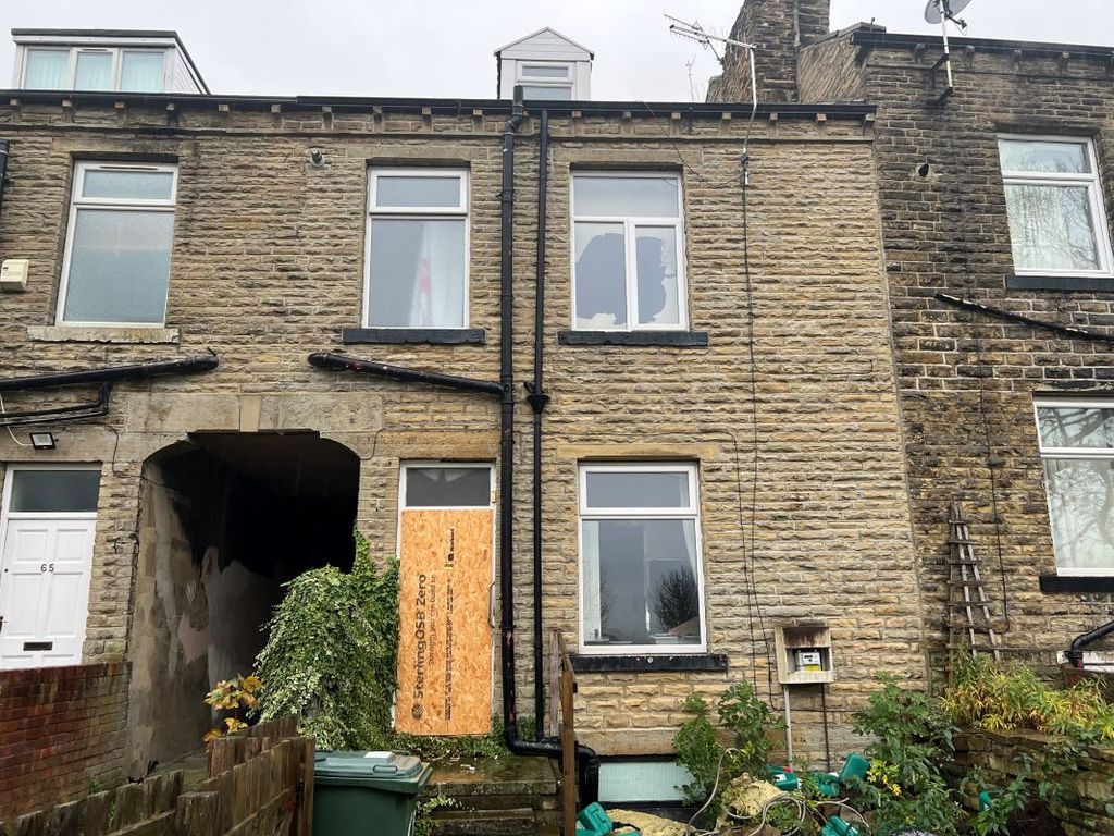 63 Sydenham Place, Bradford, West Yorkshire BD3  