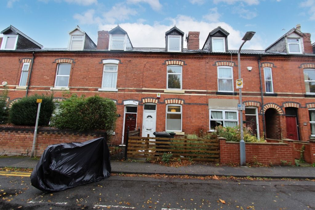 4 bed terraced house to rent in Derby Street, Beeston NG9, £1,500 pcm