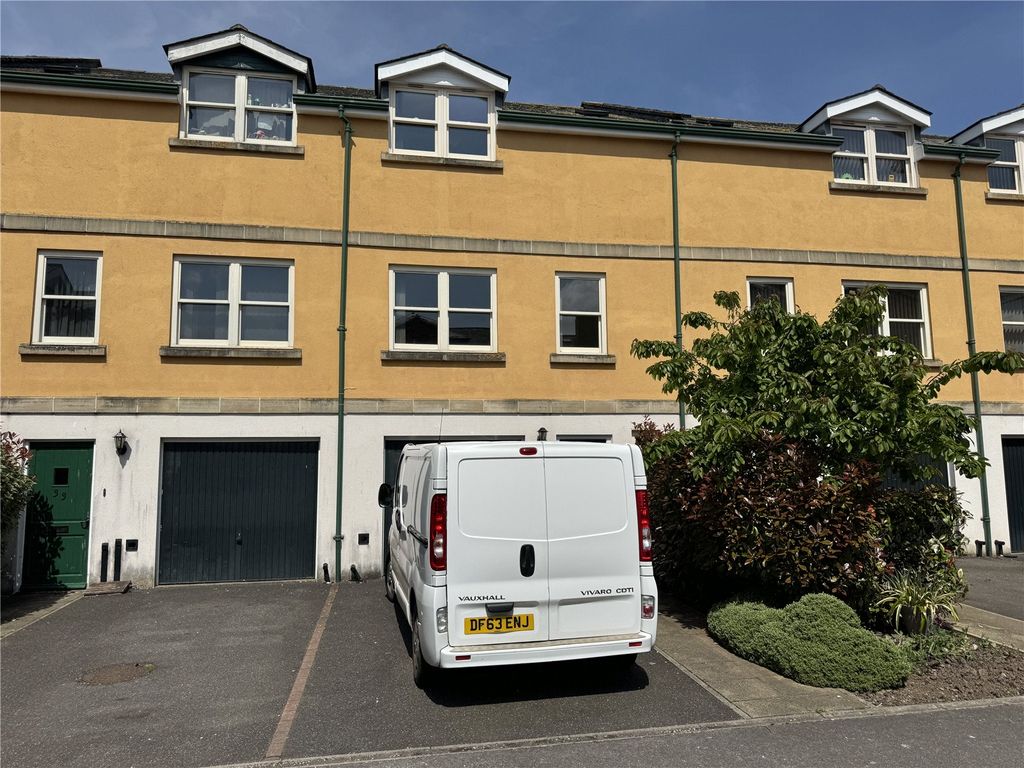 4 bed terraced house to rent in Long Street, Williton, Taunton TA4, £