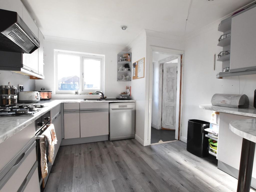 3 bed semidetached house for sale in Old Village Street, Gunness