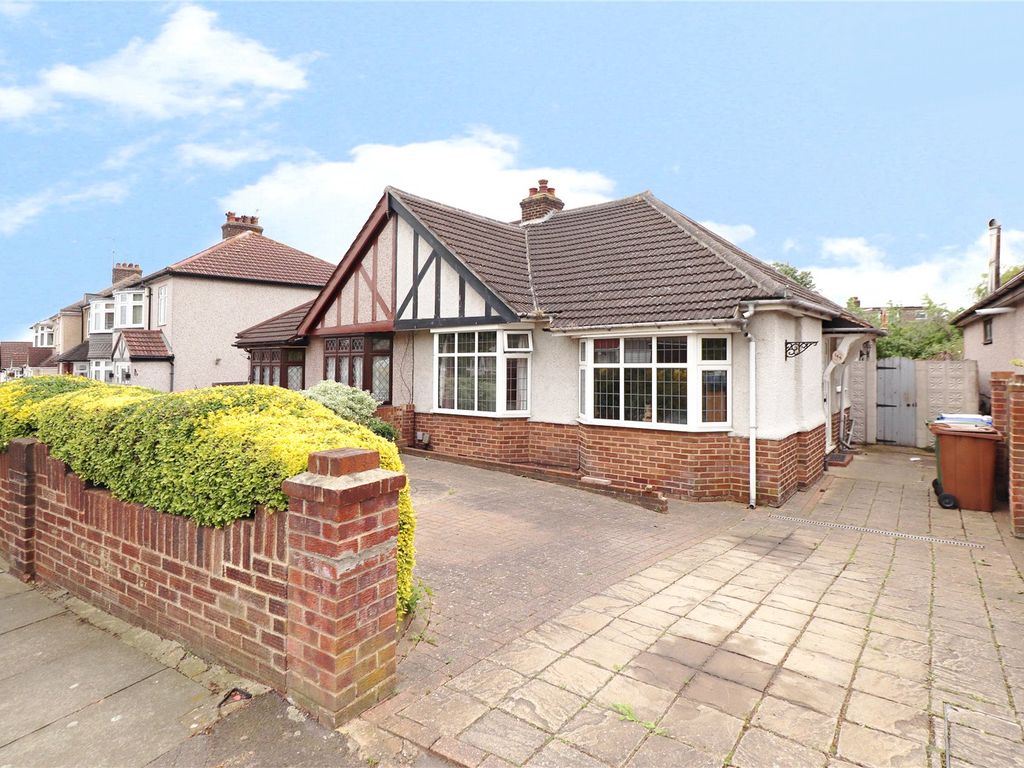 2 bed bungalow for sale in Rydal Drive, Bexleyheath, Kent DA7, £450,000