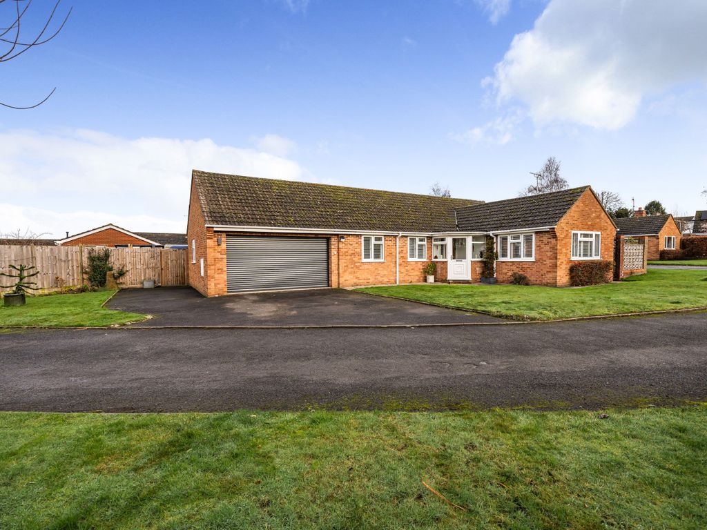 3 bed detached bungalow for sale in Jarvis Drive, Eckington