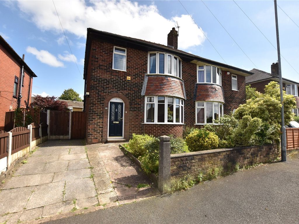 3 bed semidetached house for sale in Mardale Avenue, Thornham, Royton