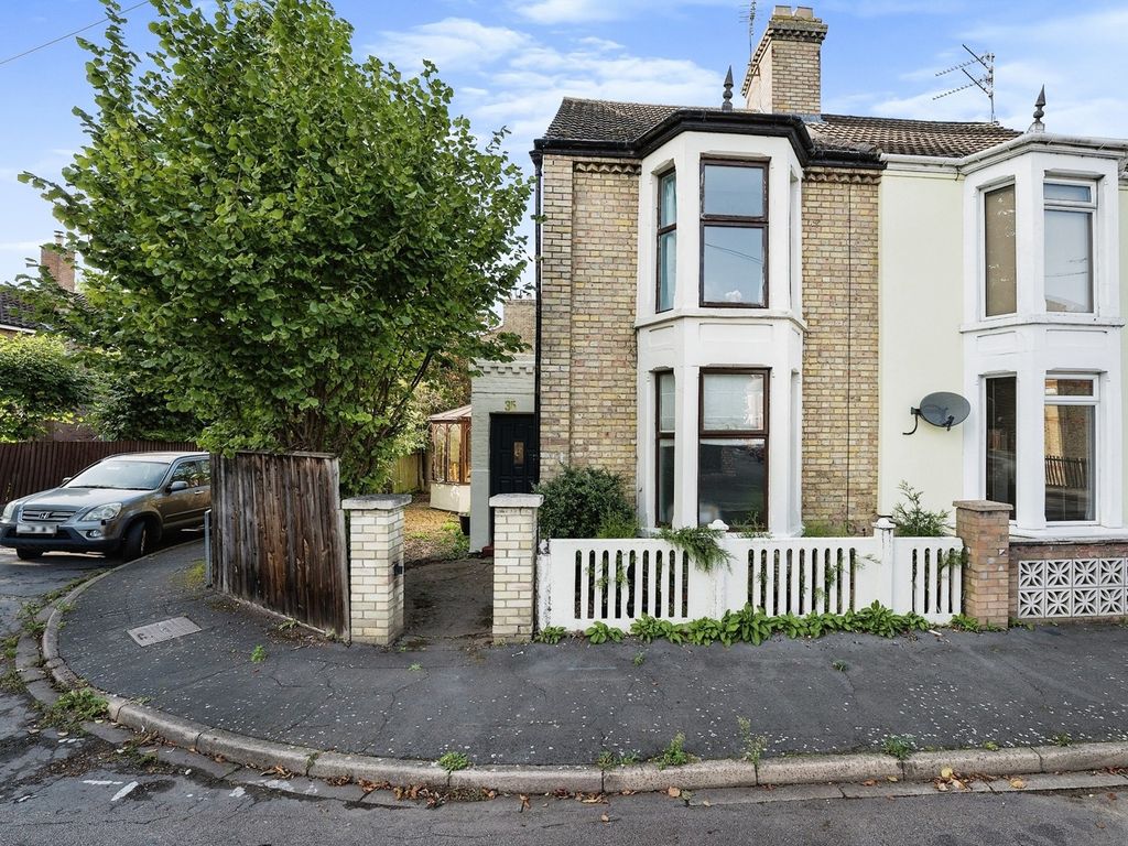 3 bed semidetached house for sale in Tavistock Road, Wisbech PE13, £