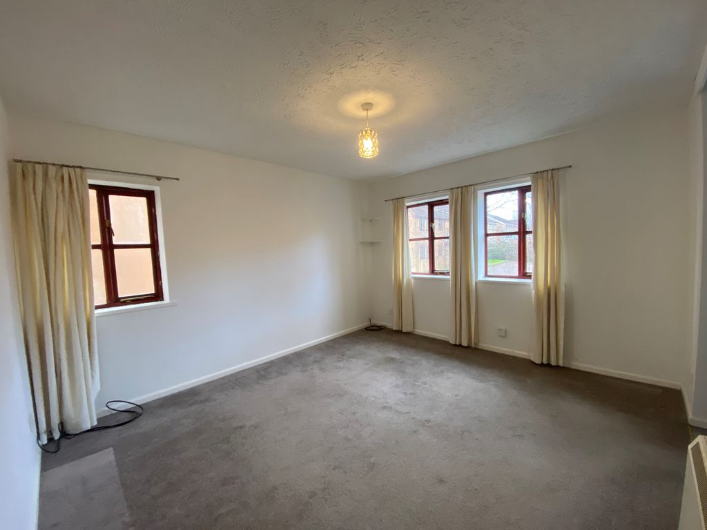 2 bed flat to rent in Gander Close, Weldon NN17 Zoopla