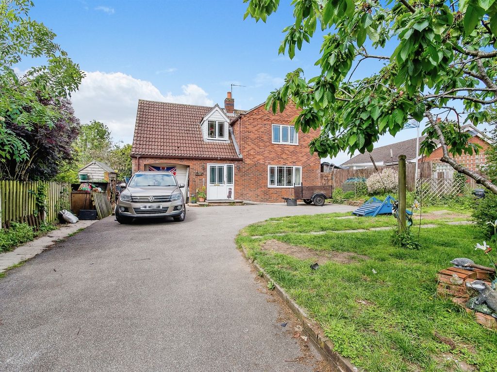 4 bed detached house for sale in Watery Lane, MarehamLeFen, Boston