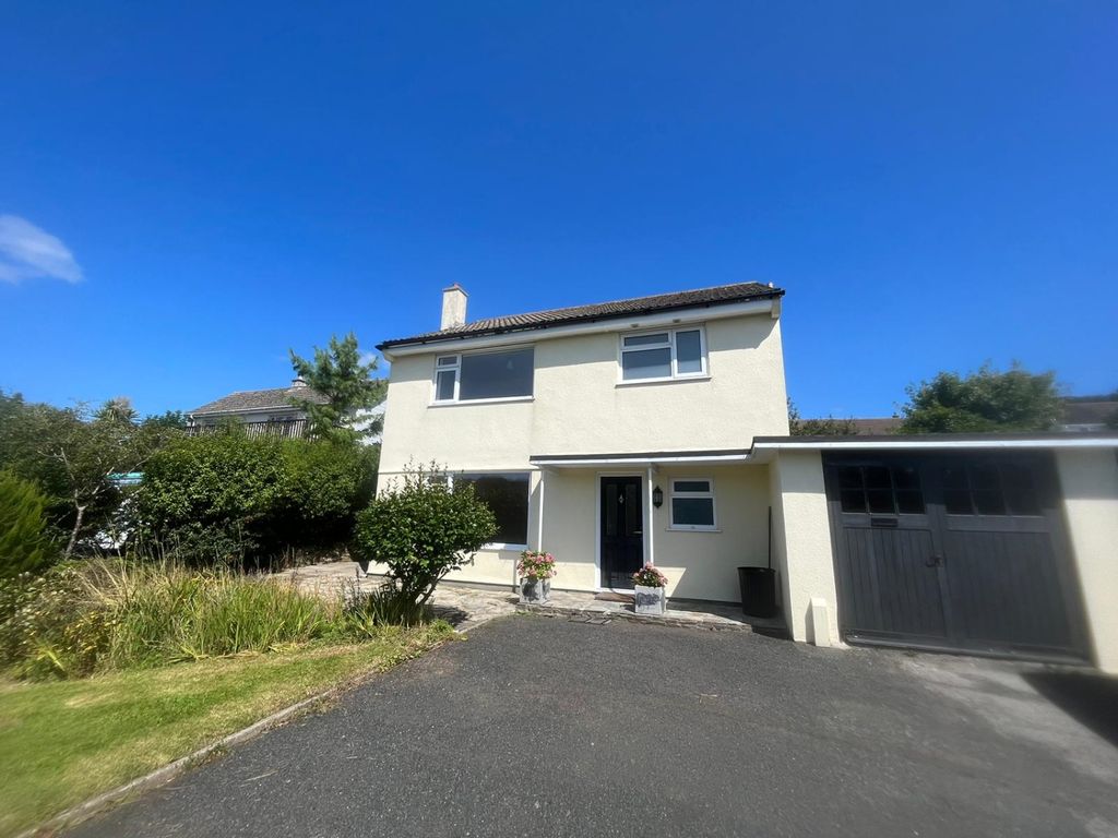 3 bed detached house to rent in Tower Park, Fowey, Cornwall PL23, £