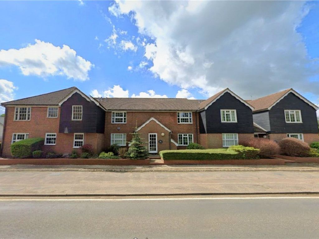 2 bed flat to rent in Mill View, London Road, Gt Chesterford, Saffron