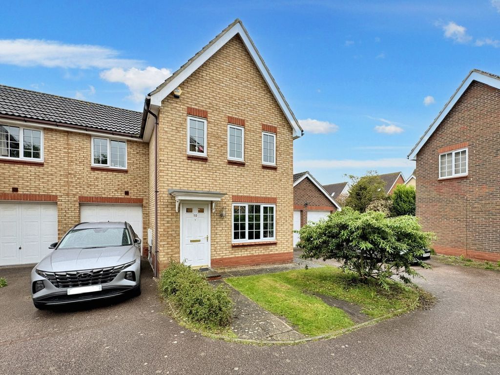 3 bed semidetached house for sale in Turnbull Close, Kesgrave, Ipswich