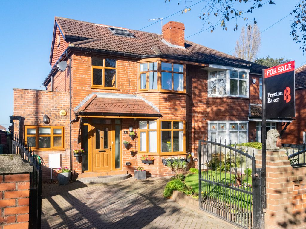 5 bed semidetached house for sale in Ring Road Crossgates, Ring Road