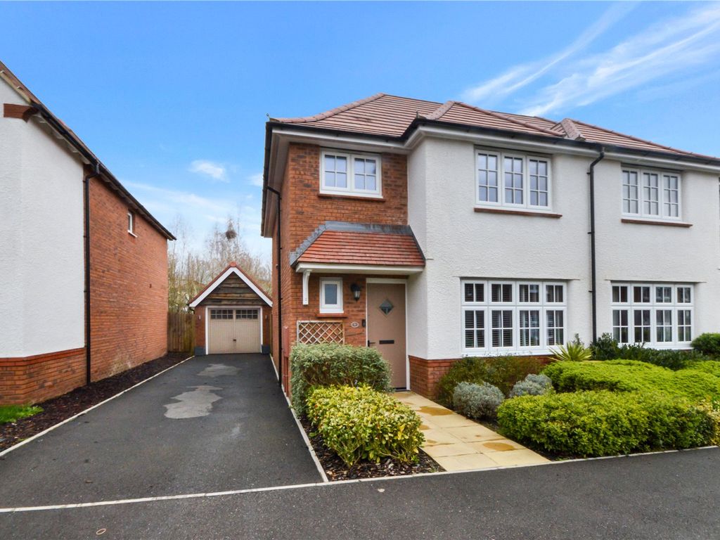 3 bed semidetached house for sale in Berryfield, Coate, Swindon