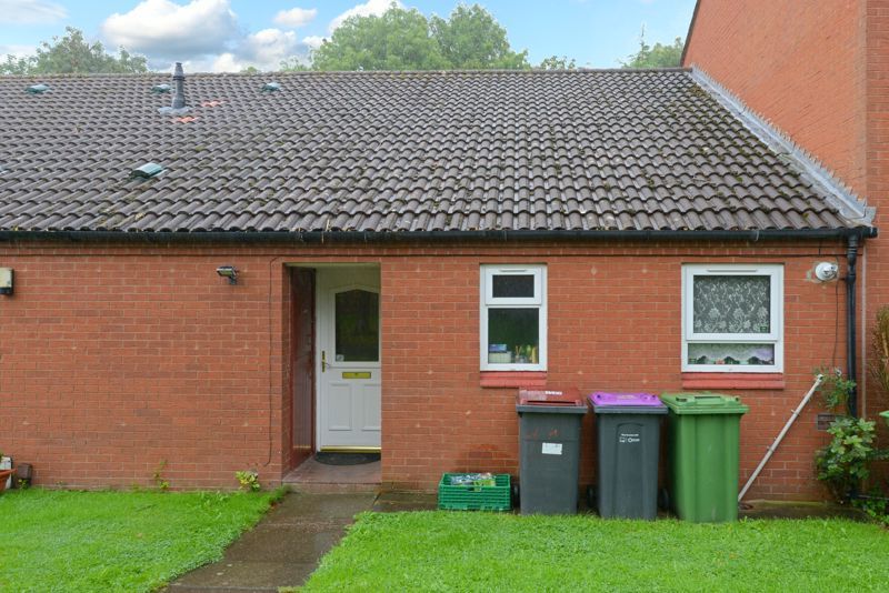 2 bed property for sale in Radnor Court, Leegomery, Telford TF1, £