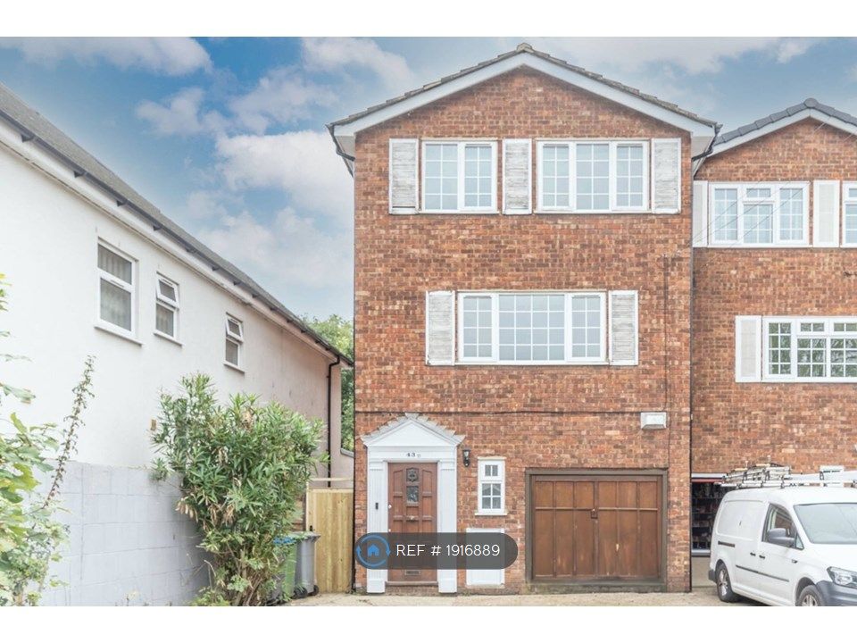 4 bed end terrace house to rent in Kenton Road, Harrow HA3, £3,600 pcm