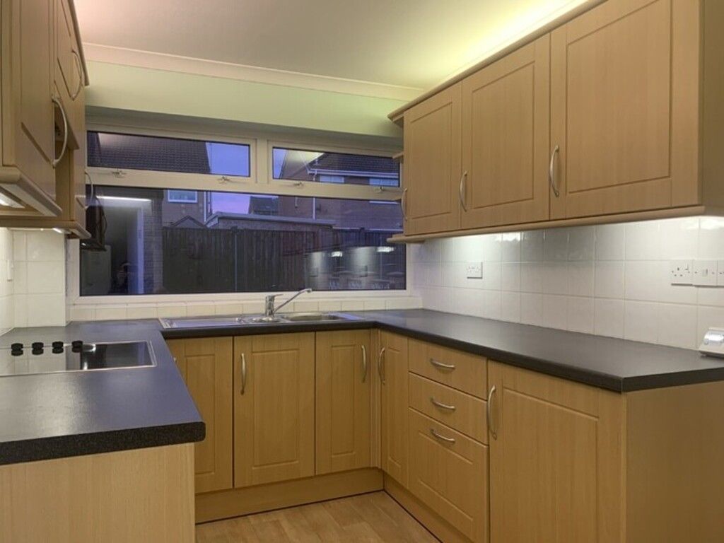 3 bed semidetached house to rent in Hirstlands Drive, Ossett WF5, £975