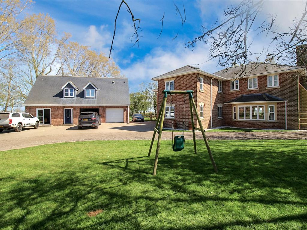 4 bed detached house for sale in Keysoe Road, Thurleigh, Bedford MK44 Zoopla