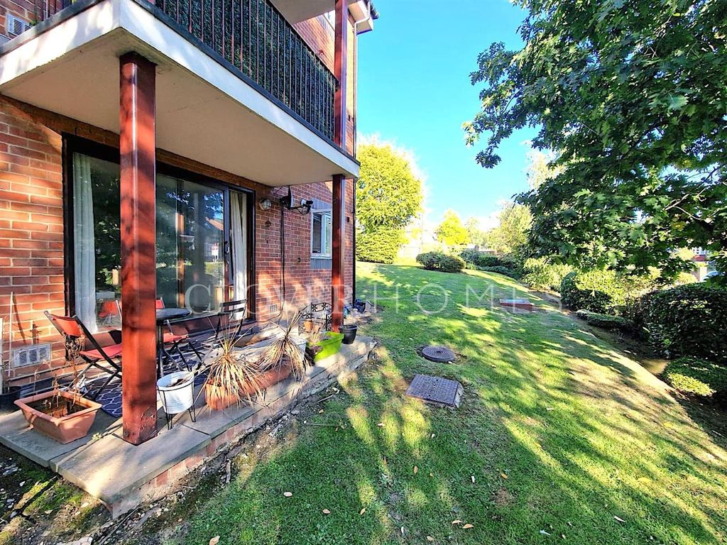 2 bed flat for sale in Chase Ridings, Enfield EN2 Zoopla