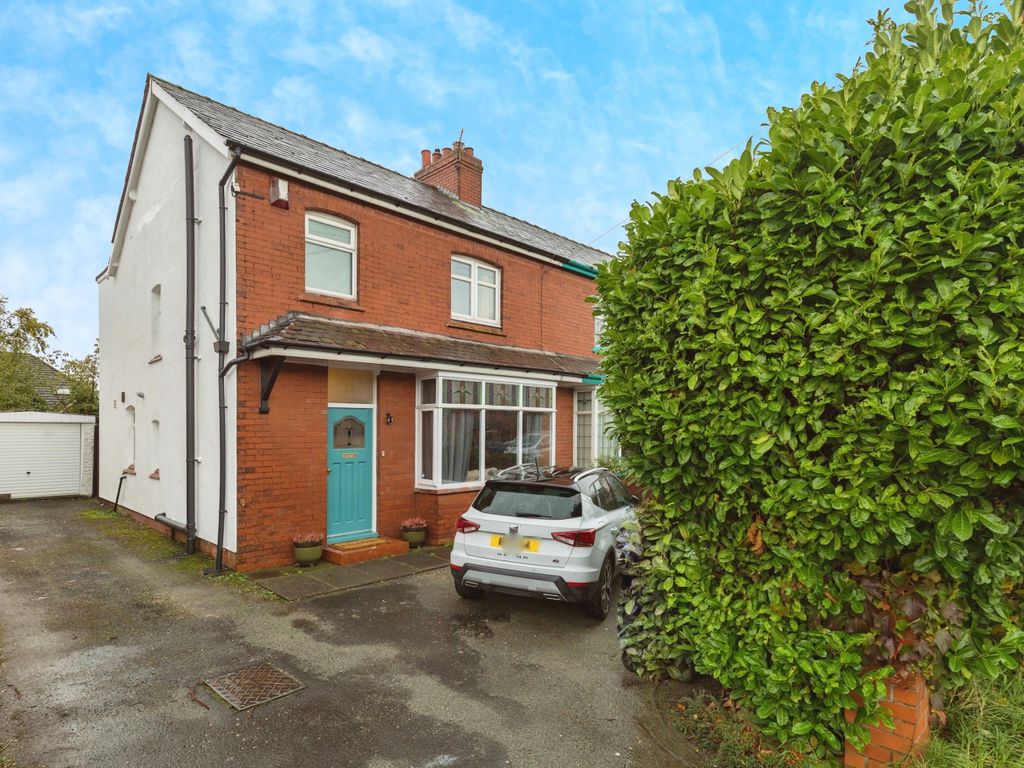 3 bed semidetached house for sale in Almond Brook Road, Standish