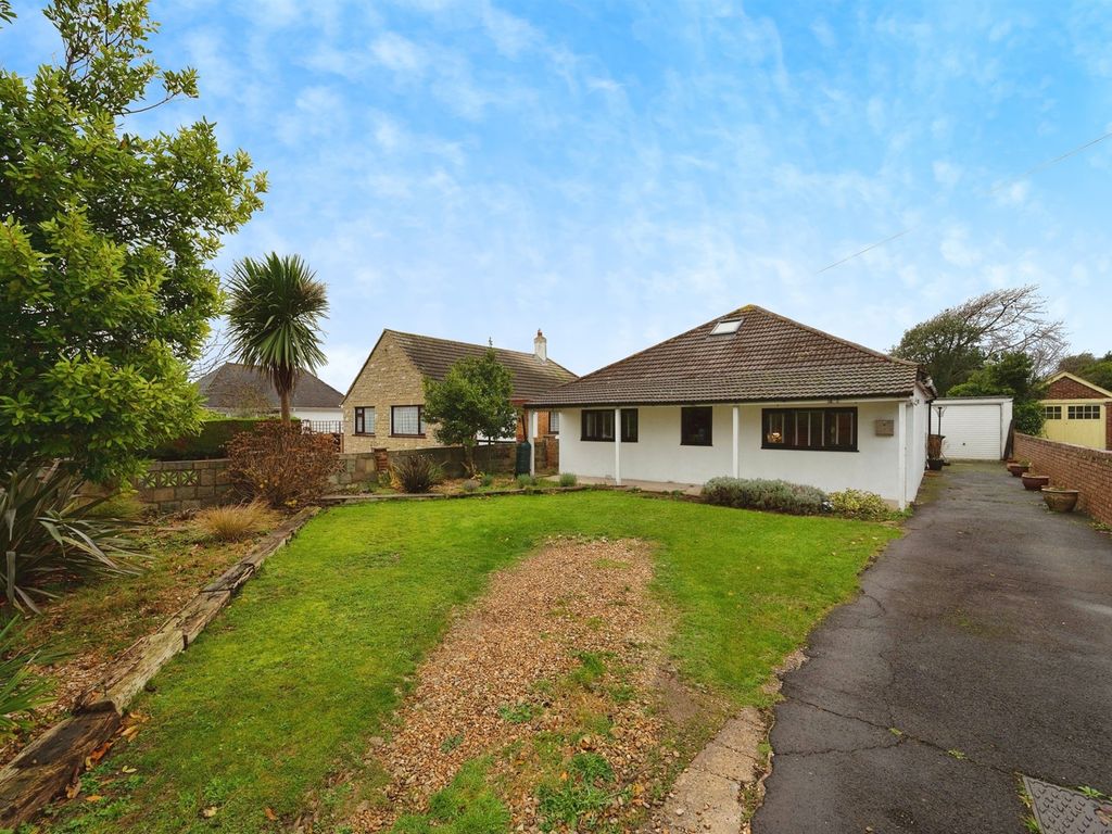 3 bed detached bungalow for sale in Chichester Avenue, Hayling Island