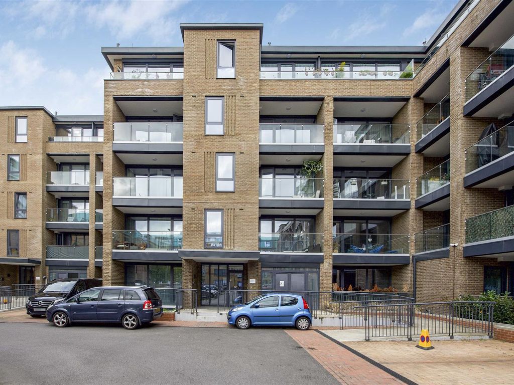 Henshall Court, Brindley Place, Uxbridge UB8  