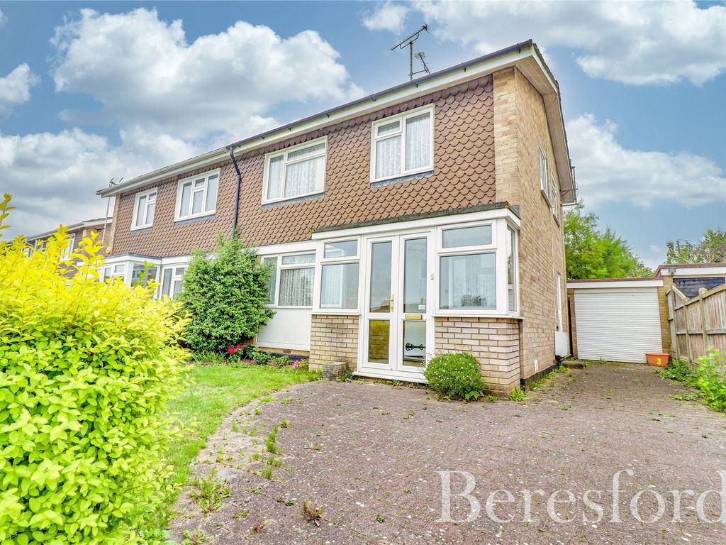 3 bed semidetached house for sale in Paddock Close, Billericay CM11