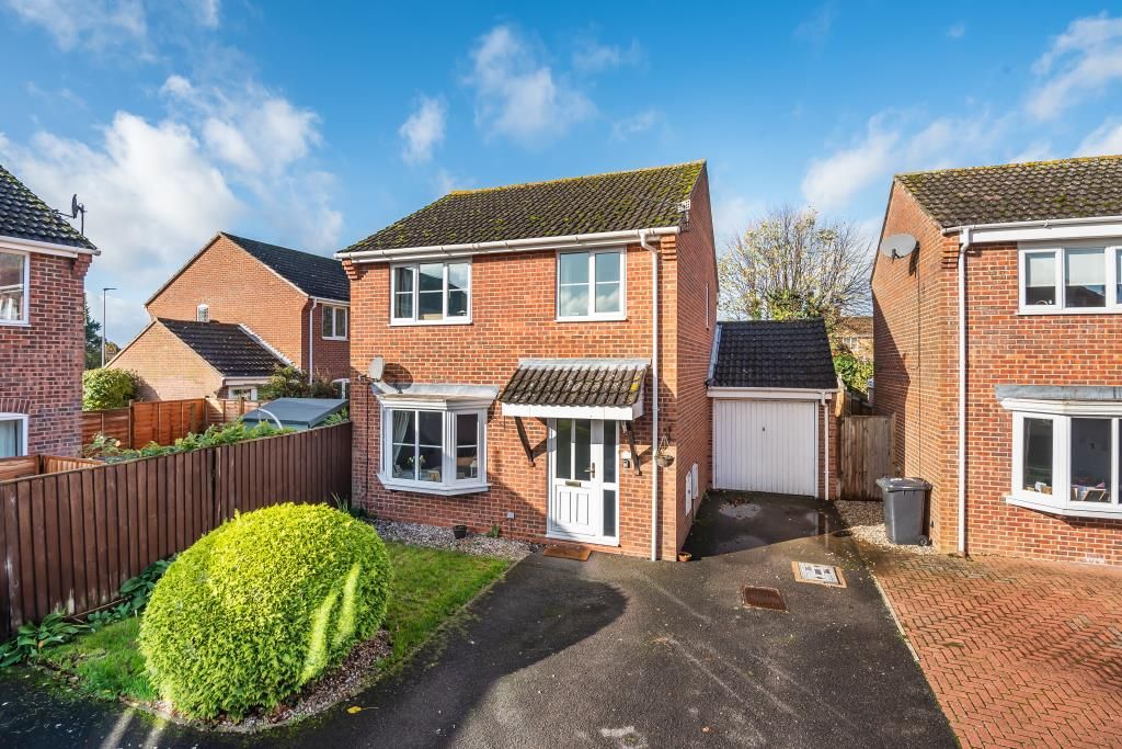 3 bed detached house for sale in Thatcham RG19, Zoopla