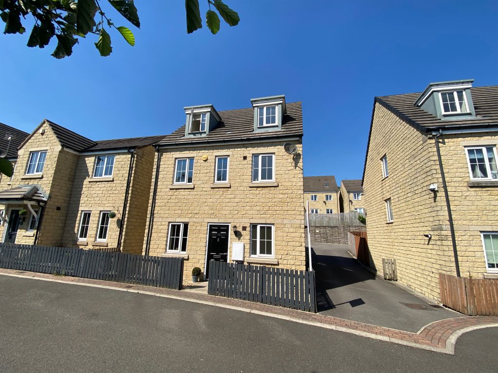 4 bed detached house for sale in Rowlands Close, Thornton, Bradford BD13 Zoopla