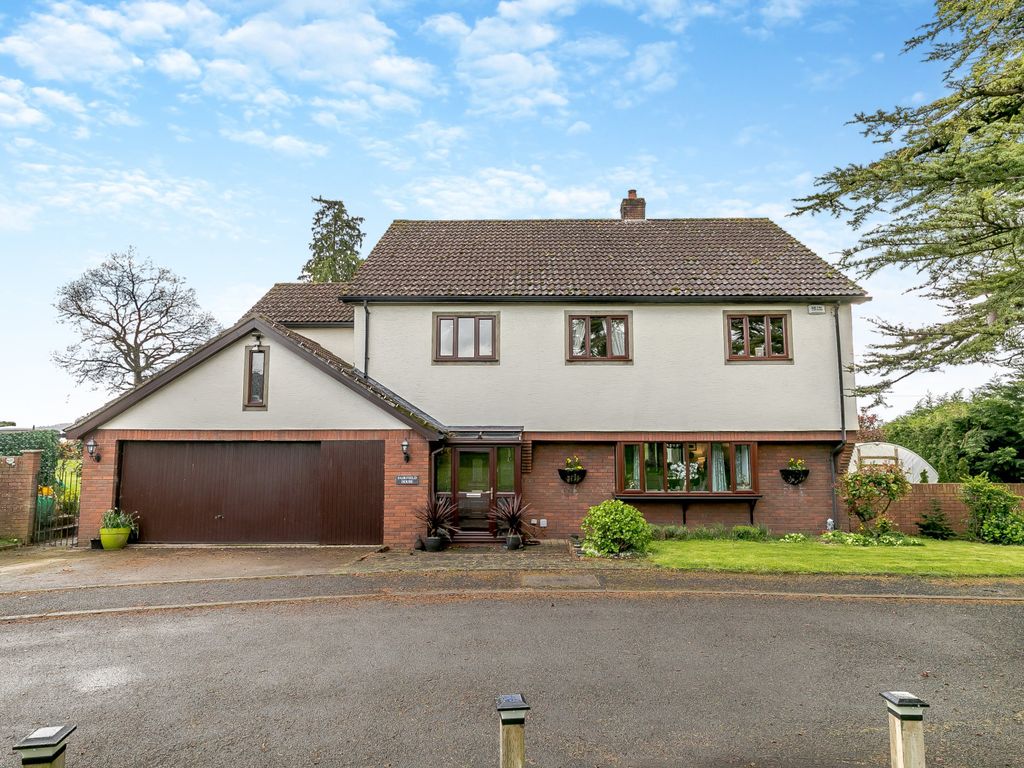 5 bed detached house for sale in Pencraig, RossOnWye, Herefordshire