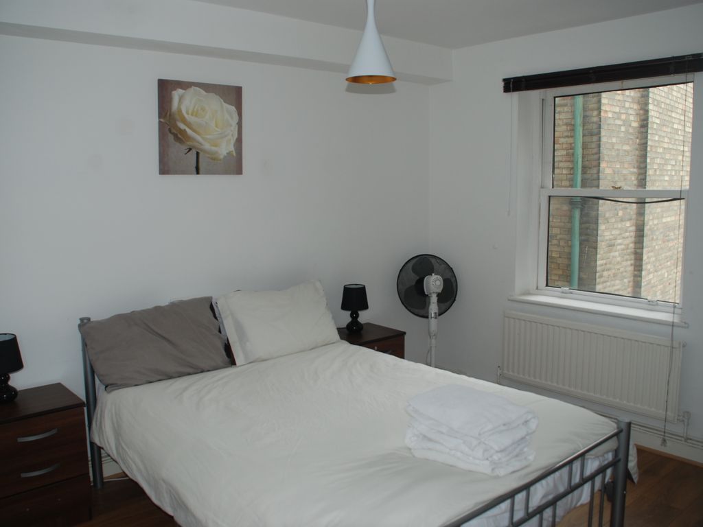 1 bed flat to rent in Mile End Road, London E1, £1,700 pcm Zoopla