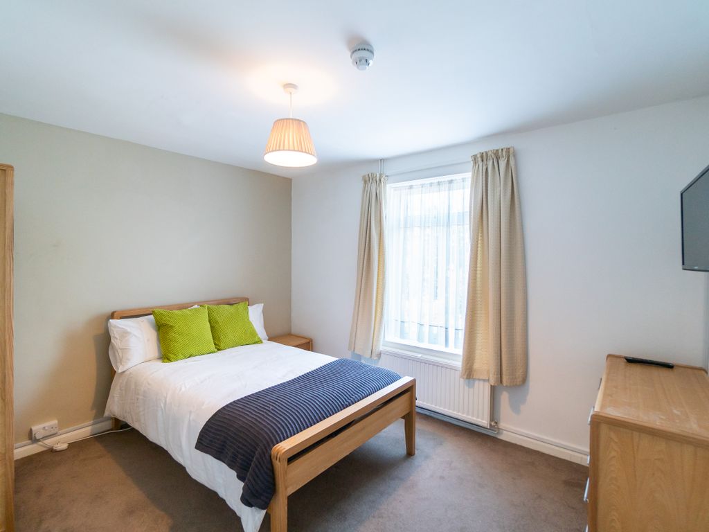 Room to rent in Alpine Street, Reading RG1, £675 pcm Zoopla