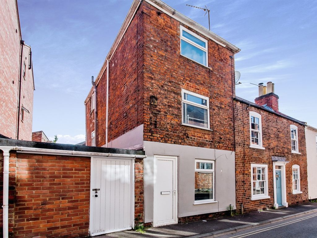 3 bed end terrace house for sale in Threadneedle Street, Boston PE21