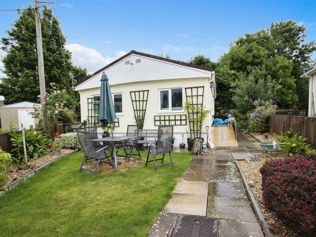 2 bed mobile/park home for sale in Hurst Park, Martock TA12 Zoopla