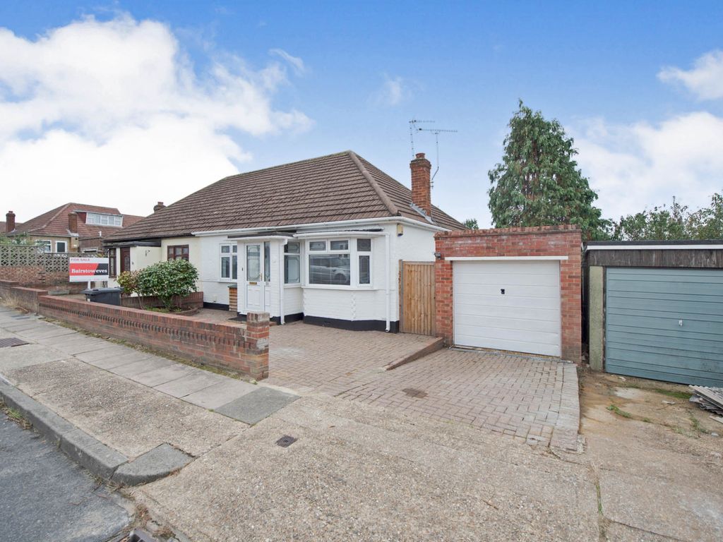 2 bed bungalow for sale in Merlin Gardens, Chase Cross, Romford RM5 Zoopla