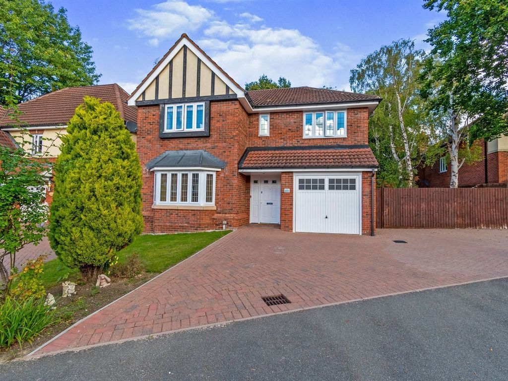 5 bed detached house for sale in Paddock Gardens, Walsall WS5, £700,000