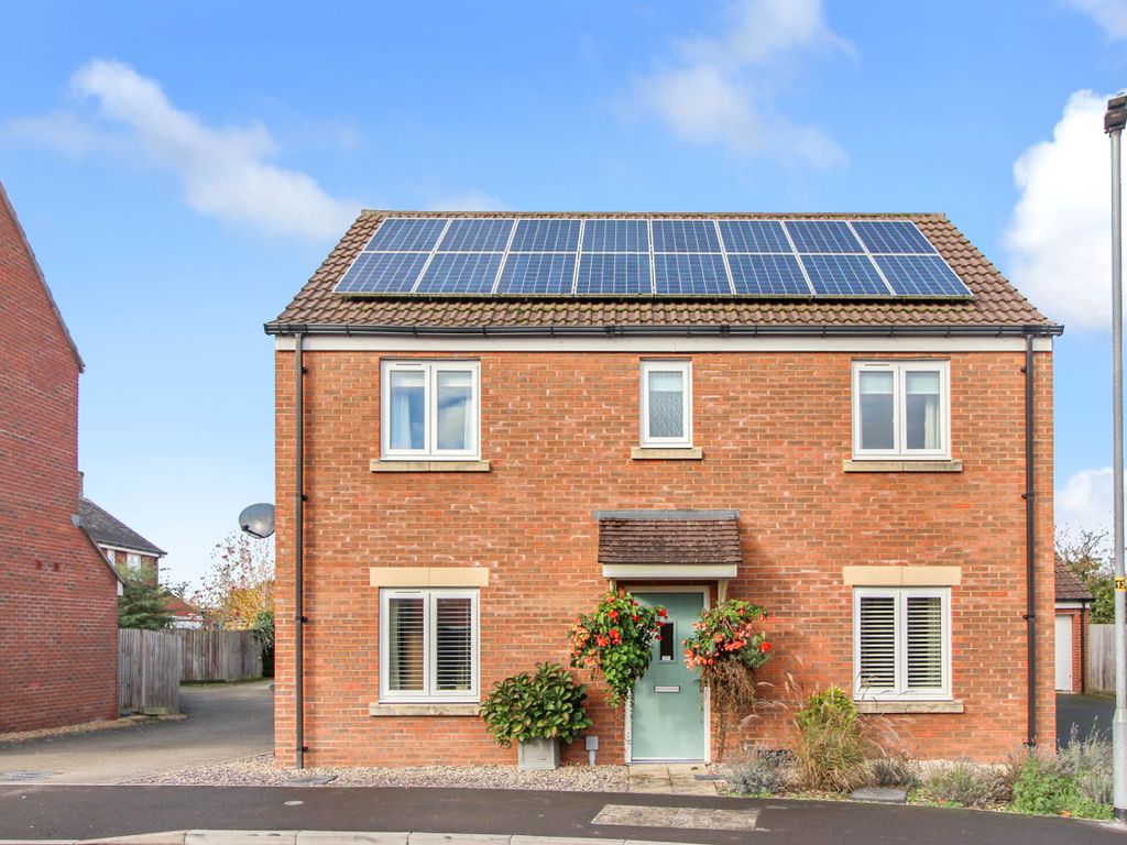 4 bed detached house for sale in Swaledale Road, Warminster BA12 Zoopla