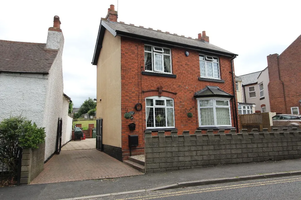 3 bed detached house for sale in Ivyhouse Lane, Coseley, Bilston WV14