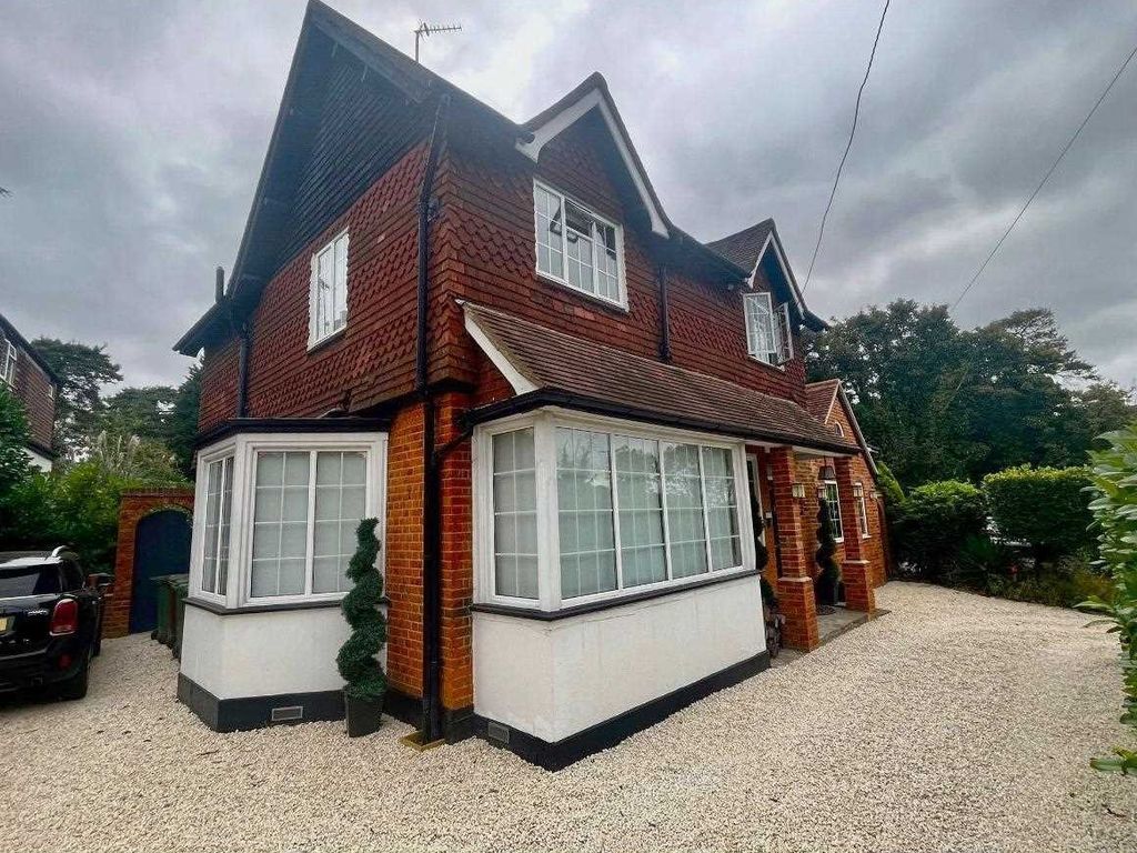 4 bed detached house for sale in Elstree Road, Bushey Heath WD23., £1,150,000 Zoopla
