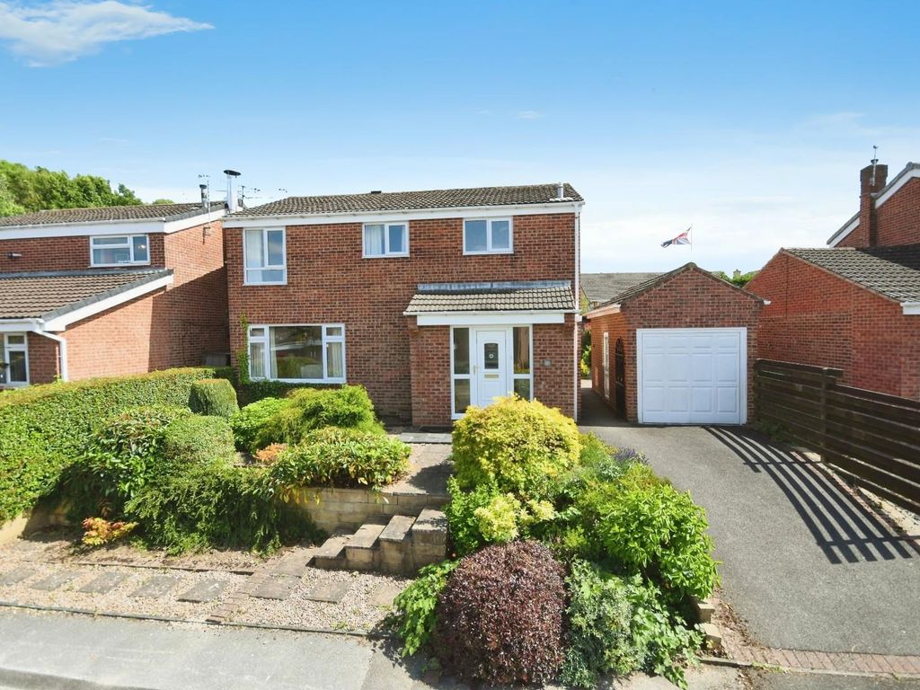 4 bed detached house for sale in Mill Stream Close, Walton
