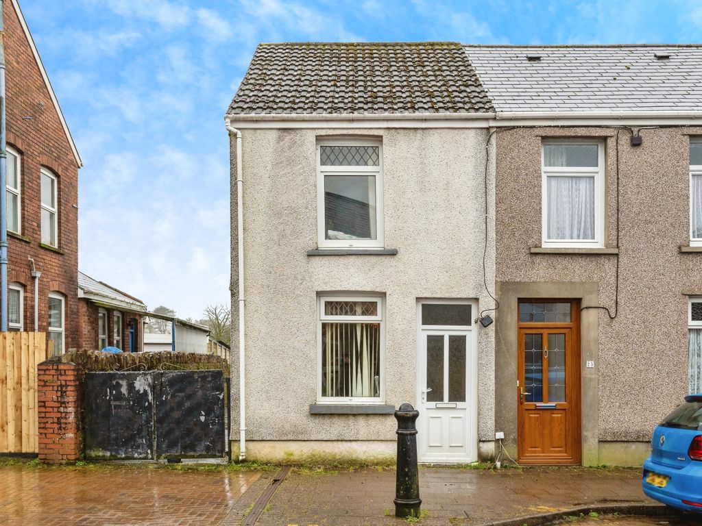 3 bed end terrace house for sale in Commercial Street, Ystradgynlais