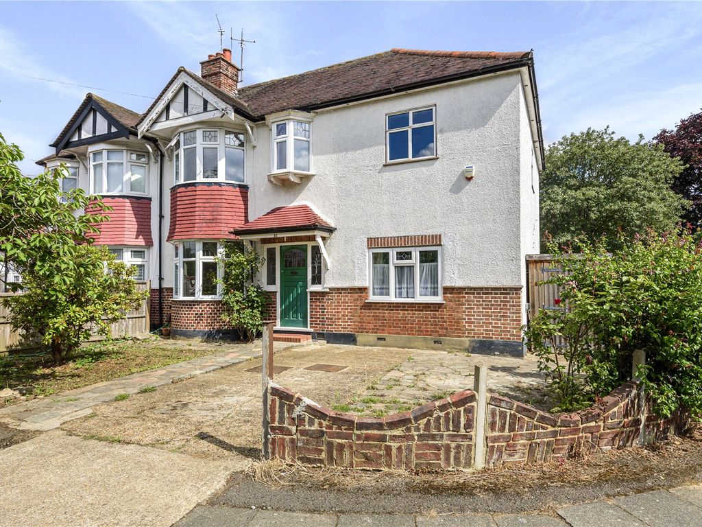 5 bed semidetached house for sale in Elgar Close, Ickenham, Middlesex