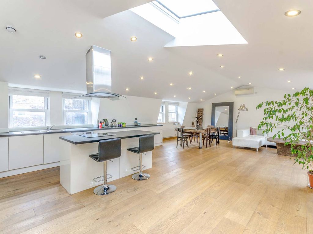 Hatton Wall, Farringdon, London EC1N