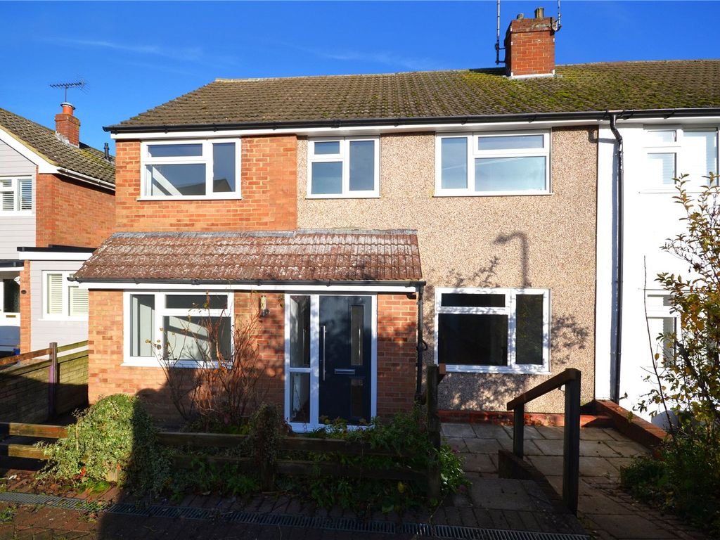 4 bed semidetached house to rent in Old Mill Road, Saffron Walden CB11