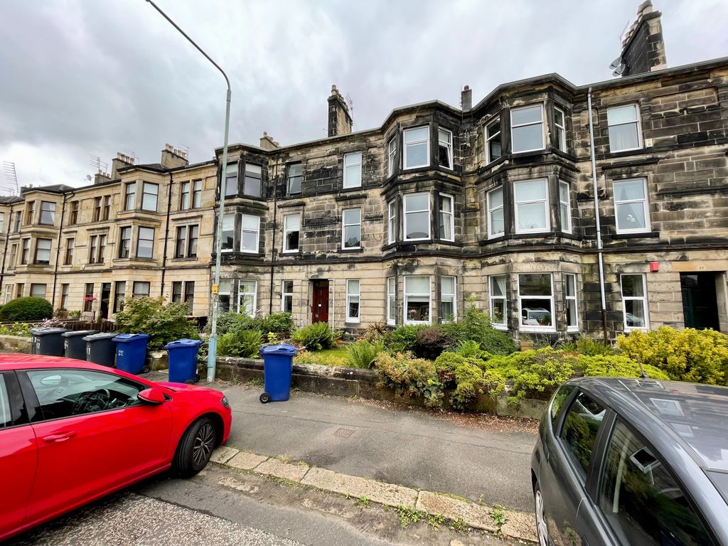 1 bed flat for sale in Greenlaw Avenue, Paisley PA1, £139,995 Zoopla